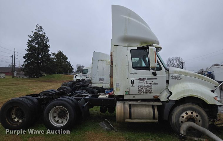 image for item DU2549 2010 International ProStar semi truck