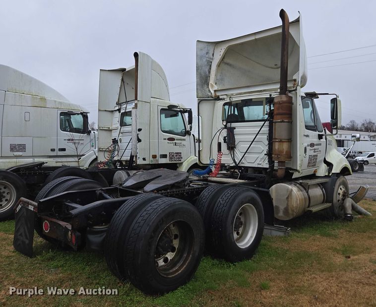 image for item DU2549 2010 International ProStar semi truck