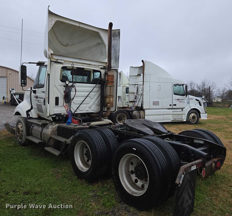 image for item DU2549 2010 International ProStar semi truck