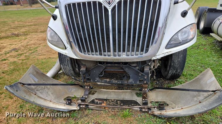 image for item DU2549 2010 International ProStar semi truck