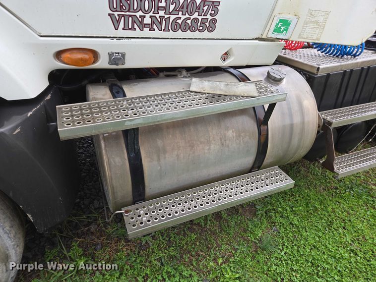 image for item DU2549 2010 International ProStar semi truck