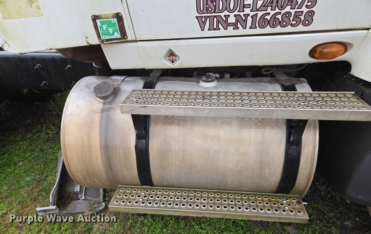 image for item DU2549 2010 International ProStar semi truck