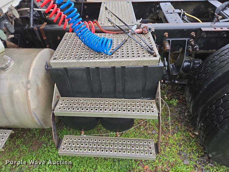 image for item DU2549 2010 International ProStar semi truck