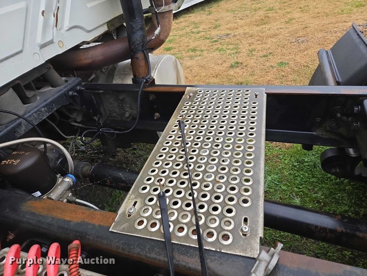 image for item DU2549 2010 International ProStar semi truck