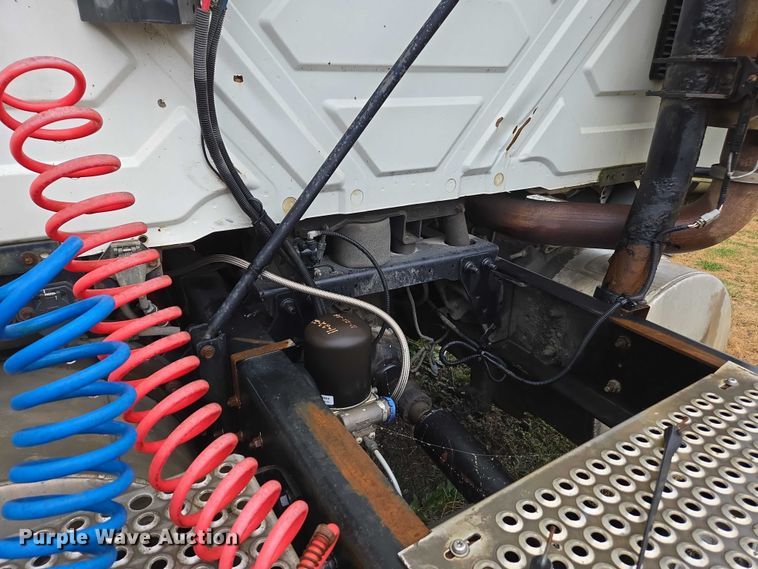 image for item DU2549 2010 International ProStar semi truck