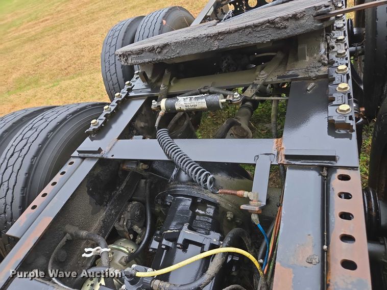 image for item DU2549 2010 International ProStar semi truck