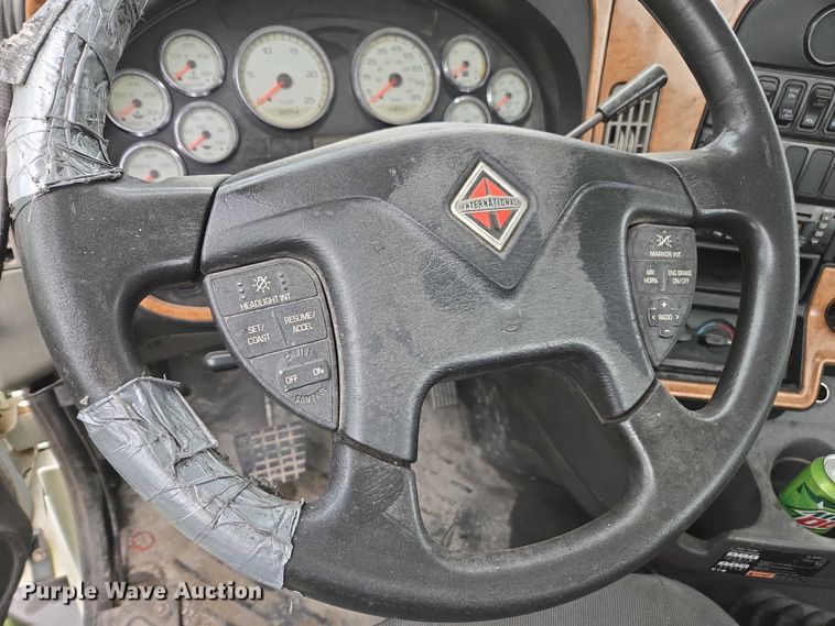 image for item DU2549 2010 International ProStar semi truck