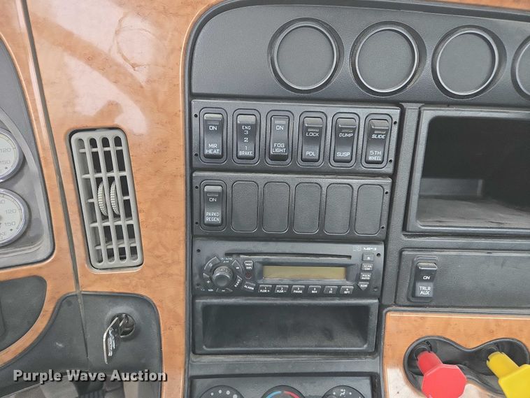 image for item DU2549 2010 International ProStar semi truck