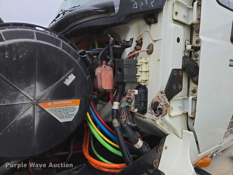 image for item DU2549 2010 International ProStar semi truck