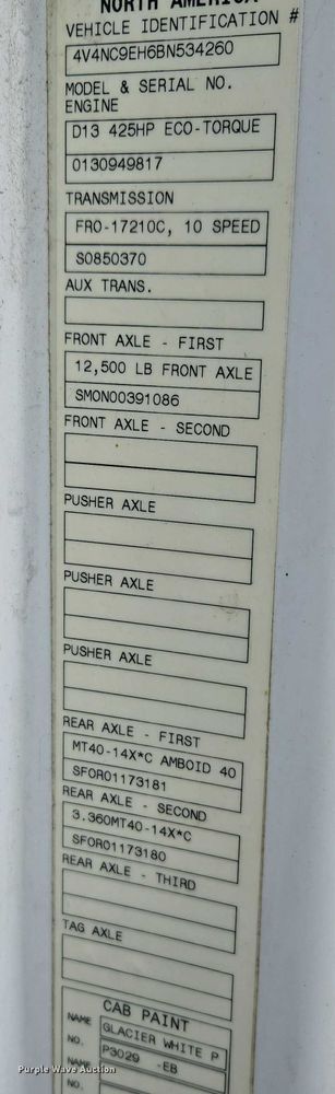 image for item DU2550 2011 Volvo VNL semi truck