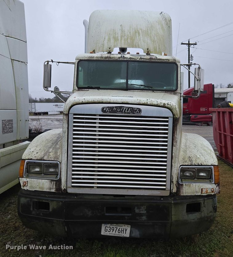 image for item DU2551 1996 Freightliner FLD semi truck