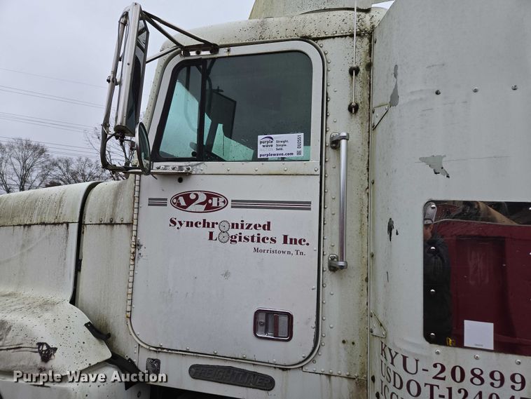 image for item DU2551 1996 Freightliner FLD semi truck