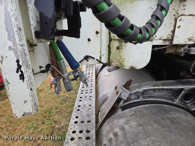 image for item DU2551 1996 Freightliner FLD semi truck