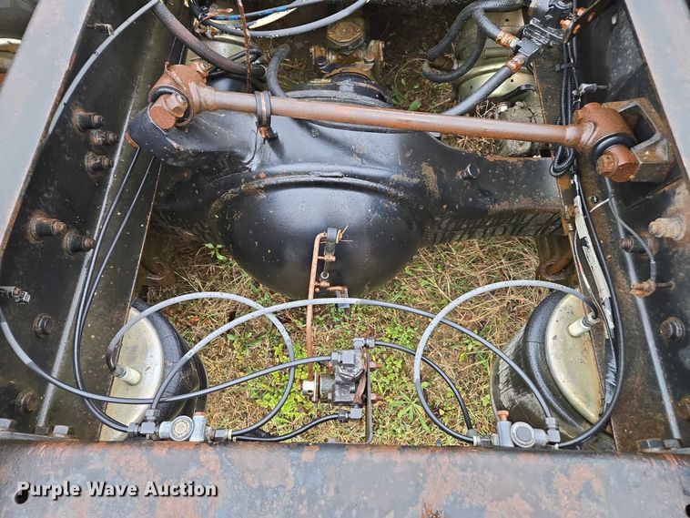 image for item DU2551 1996 Freightliner FLD semi truck