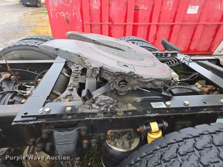 image for item DU2551 1996 Freightliner FLD semi truck