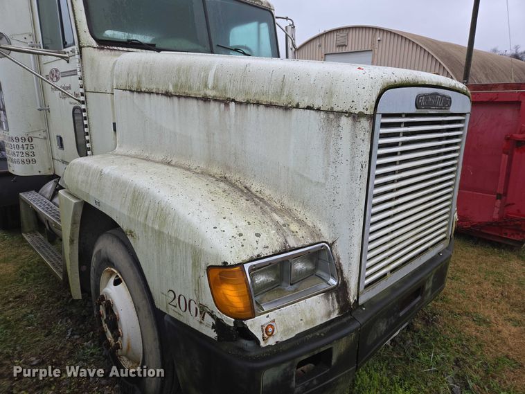 image for item DU2551 1996 Freightliner FLD semi truck