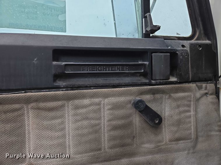 image for item DU2551 1996 Freightliner FLD semi truck