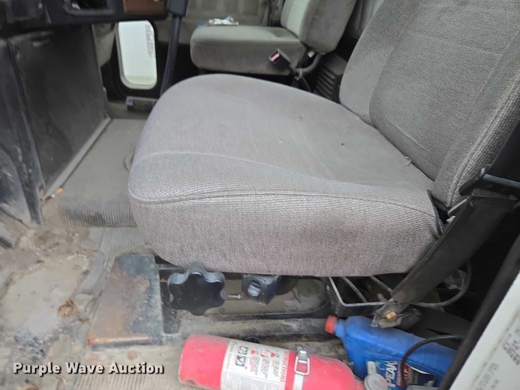 image for item DU2551 1996 Freightliner FLD semi truck