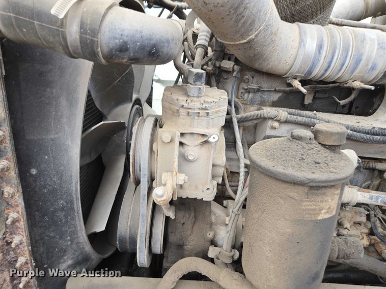 image for item DU2551 1996 Freightliner FLD semi truck