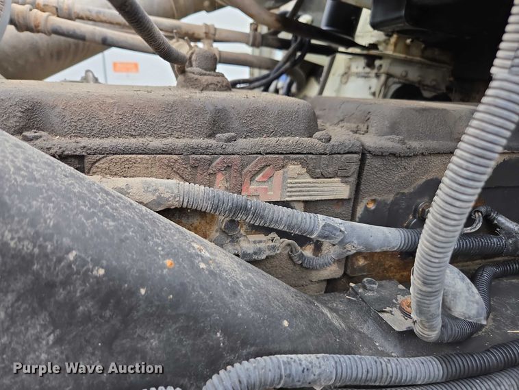 image for item DU2551 1996 Freightliner FLD semi truck