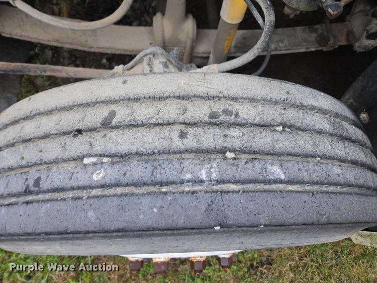 image for item DU2551 1996 Freightliner FLD semi truck