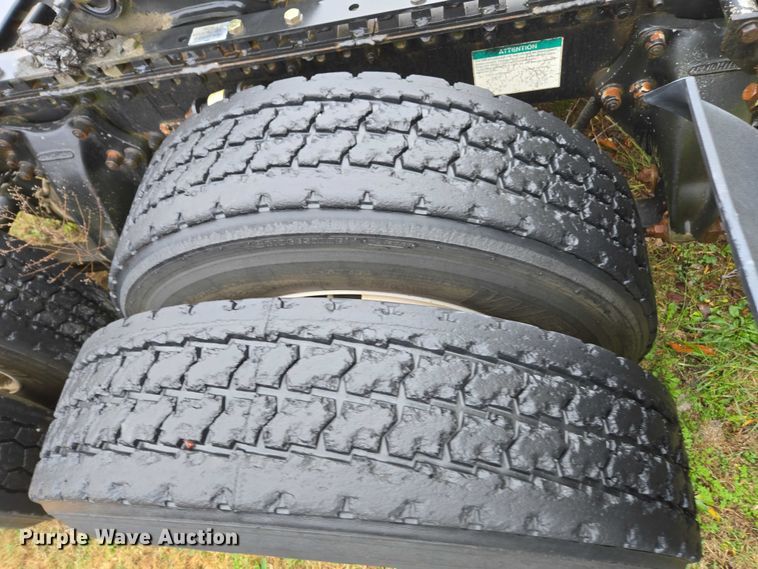 image for item DU2551 1996 Freightliner FLD semi truck