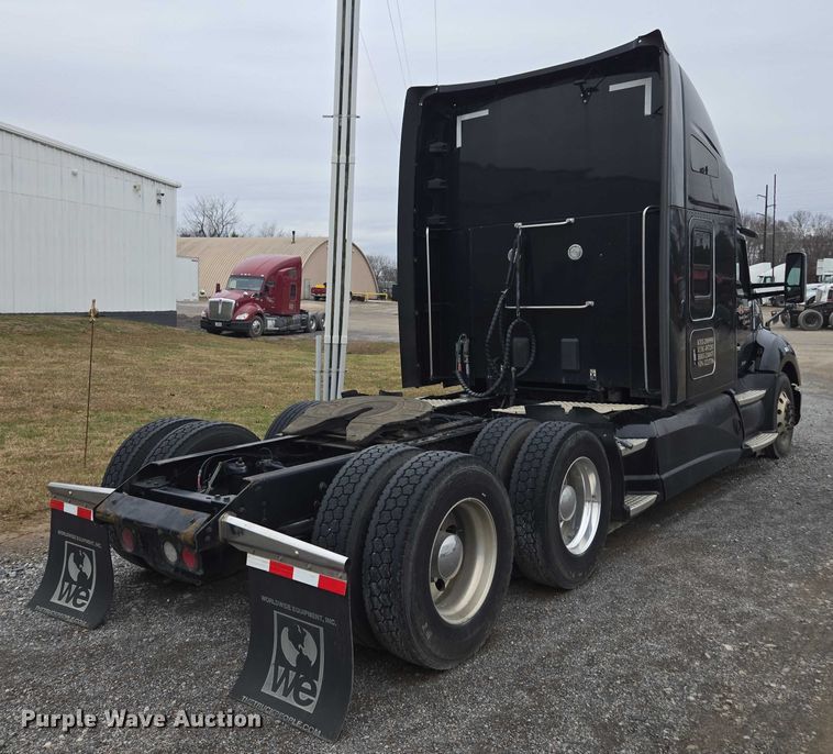 image for item DU2552 2018 Kenworth T680 semi truck