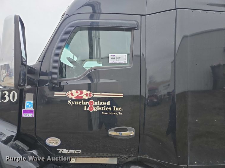 image for item DU2552 2018 Kenworth T680 semi truck