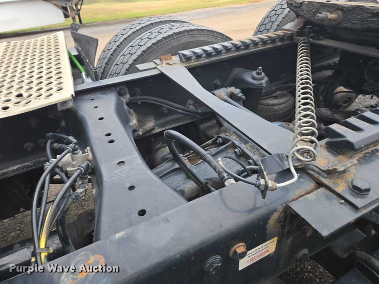 image for item DU2552 2018 Kenworth T680 semi truck