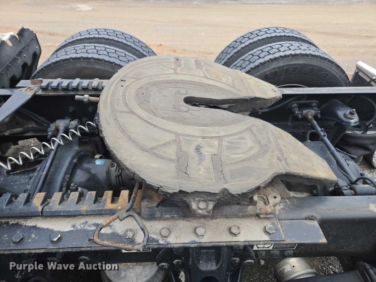 image for item DU2552 2018 Kenworth T680 semi truck