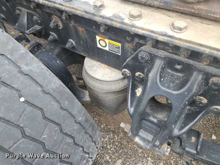 image for item DU2552 2018 Kenworth T680 semi truck