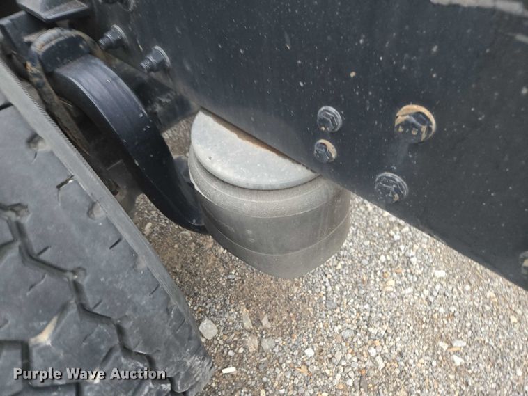 image for item DU2552 2018 Kenworth T680 semi truck