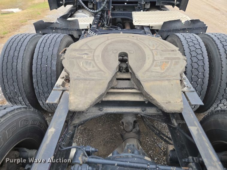 image for item DU2552 2018 Kenworth T680 semi truck