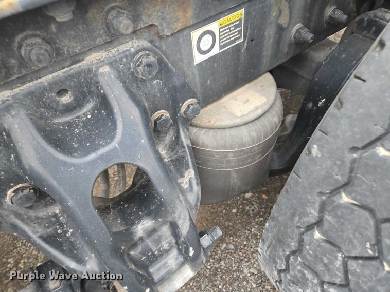 image for item DU2552 2018 Kenworth T680 semi truck