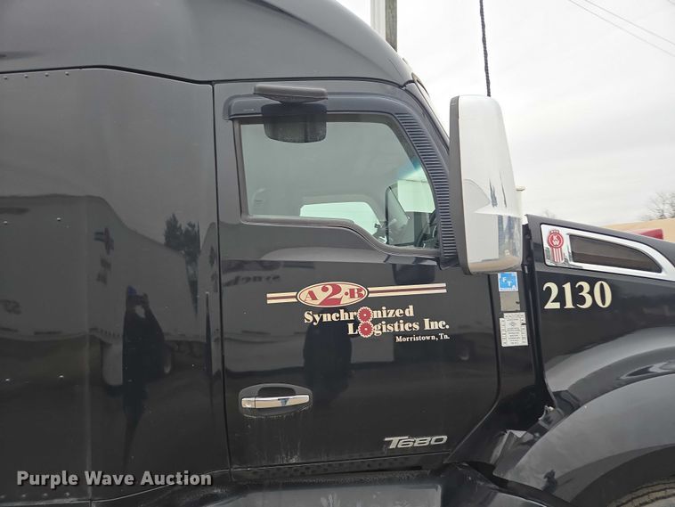 image for item DU2552 2018 Kenworth T680 semi truck