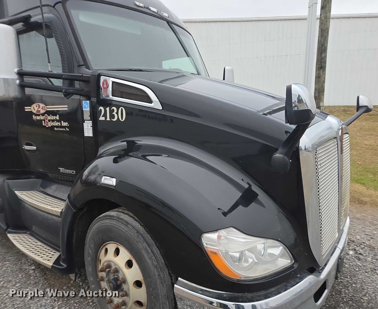 image for item DU2552 2018 Kenworth T680 semi truck