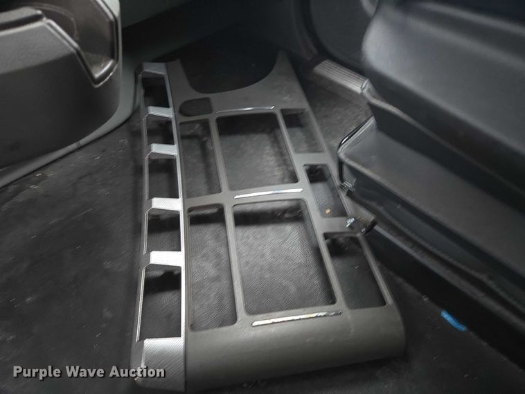 image for item DU2552 2018 Kenworth T680 semi truck