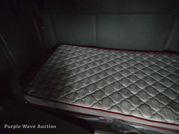 image for item DU2552 2018 Kenworth T680 semi truck