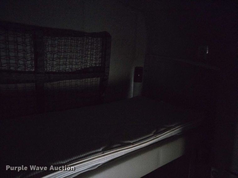 image for item DU2552 2018 Kenworth T680 semi truck