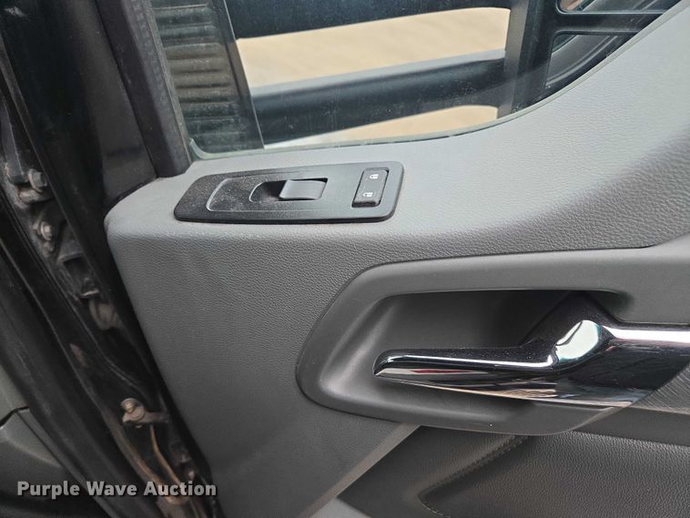 image for item DU2552 2018 Kenworth T680 semi truck