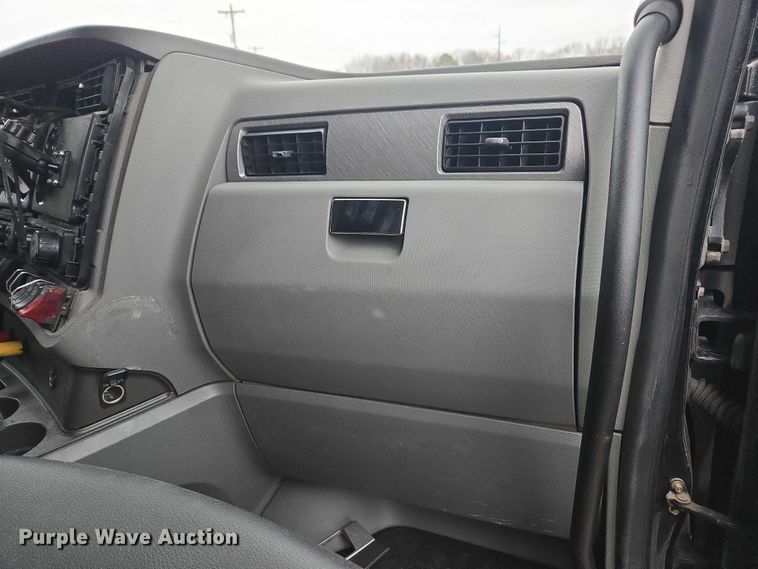 image for item DU2552 2018 Kenworth T680 semi truck