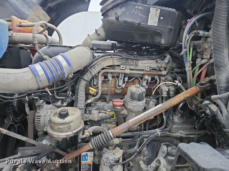 image for item DU2552 2018 Kenworth T680 semi truck