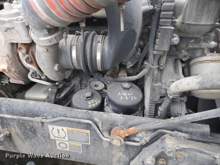 image for item DU2552 2018 Kenworth T680 semi truck