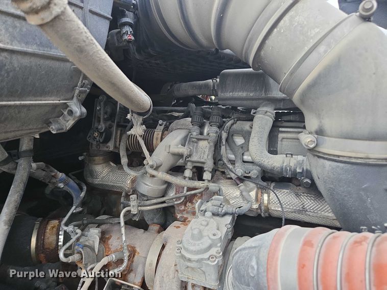 image for item DU2552 2018 Kenworth T680 semi truck