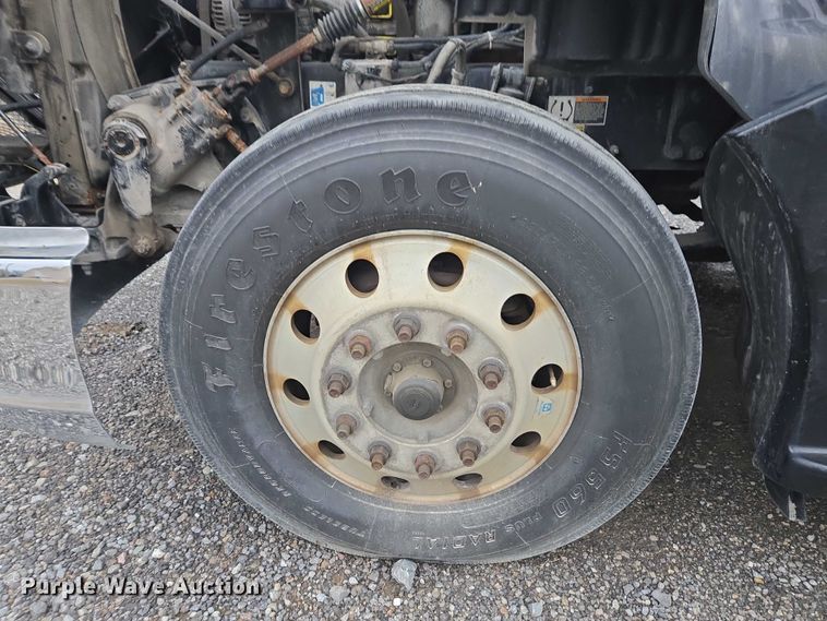 image for item DU2552 2018 Kenworth T680 semi truck