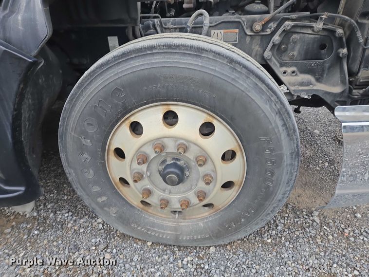 image for item DU2552 2018 Kenworth T680 semi truck