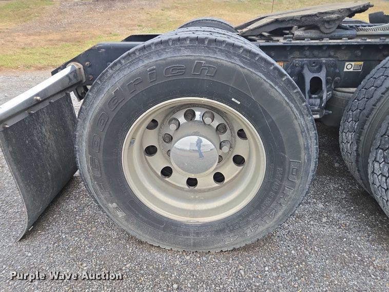 image for item DU2552 2018 Kenworth T680 semi truck