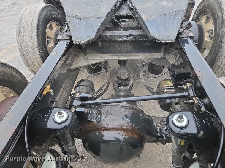 image for item DU2553 2015 Peterbilt 579 semi truck