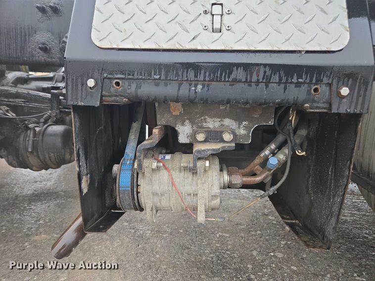 image for item DU2553 2015 Peterbilt 579 semi truck