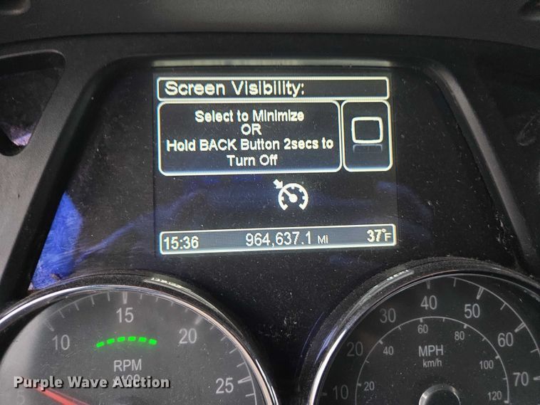 image for item DU2553 2015 Peterbilt 579 semi truck